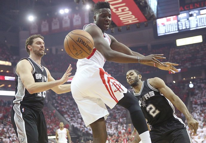 Pau Gasol San Antonio Spurs Houston Rockets Clint Capela
