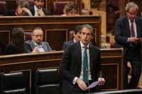 Fomento dice que tratará de que Google y otros operadores respeten las lenguas cooficiales, ante la queja del PNV