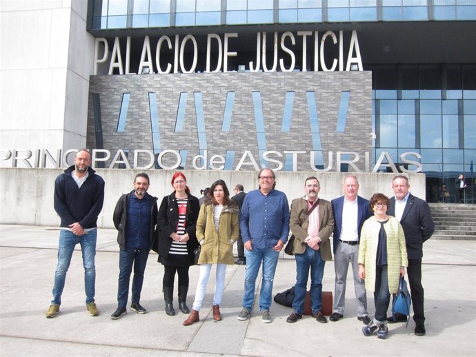 Concejales De Iu Y Xsp Antes De La Formalización Del Contencioso Contra La Moció
