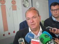 Monago critica a Vara que "un día dice una cosa y otro la contraria" respecto a las primarias en su partido