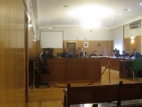 Los acusados de extorsionar a un empresario se declaran inocentes y le acusan de venderles un coche 'sin papeles'