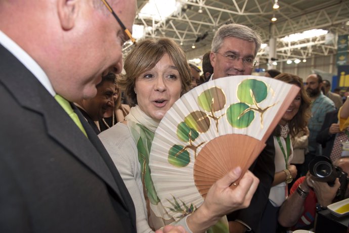 La ministra de Agricultura, Isabel García Tejerina, inaugura Expoliva