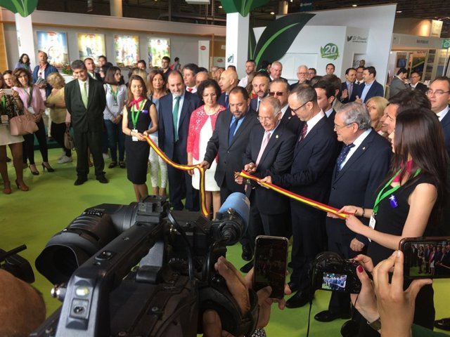 Gabriel Amat y Rafael Peral, durante el corte de cinta de Infoagro Exhibition.