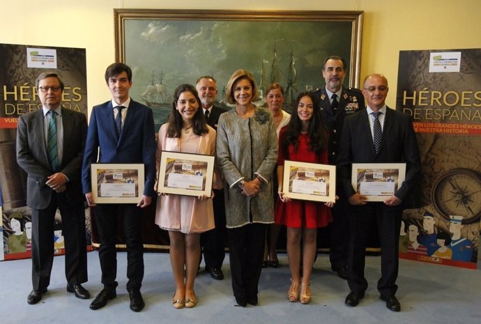 La ministra de Defensa, María Dolores de Cospedal, en la entrega de unos premios