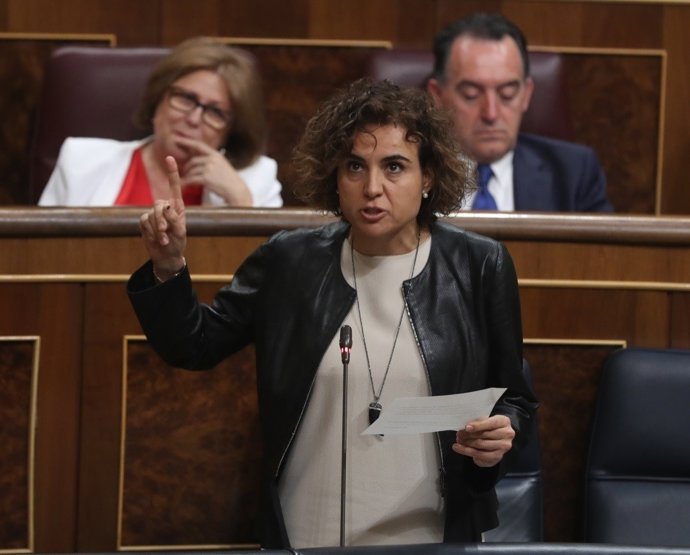 Dolors Montserrat en la sesión de control al Gobierno en el Congreso