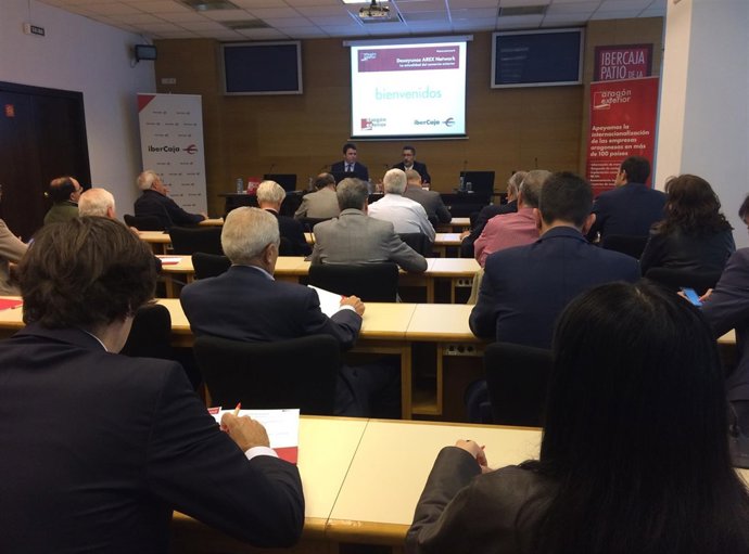 Participantes en el Desayuno Arex celebrado hoy en Ibercaja