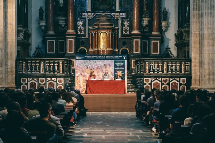 Antonio Munoz Molina en el ciclo de escritores de la Biblioteca Valenciana