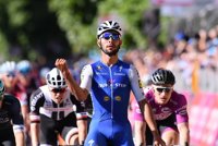 Gaviria hace doblete en el Giro con su triunfo en Messina
