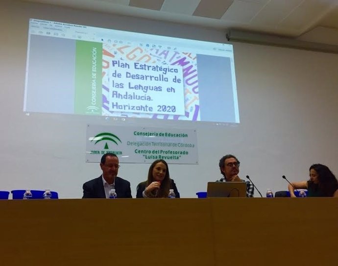 Benzal (izda.) y Ruiz durante la presentación del Plan Pedla