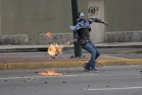 La muerte de un herido eleva a 38 los muertos por los disturbios en Venezuela