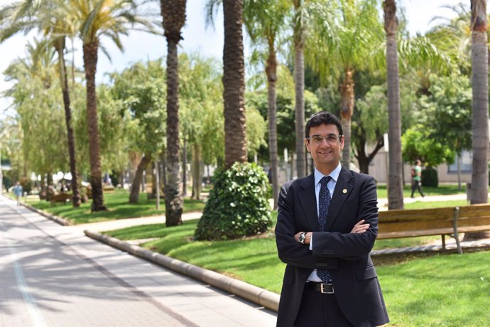 El rector de la UPV, Francisco Mora