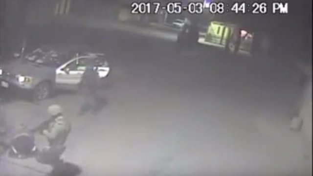 Vídeo en el que un soldado dispara a un civil desarmado