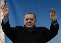 Erdogan pide a EEUU que cancele su decisión de entregar armas a las YPG en Siria