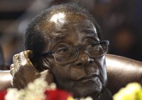 Mugabe viaja a Singapur para recibir tratamiento para sus problemas oculares