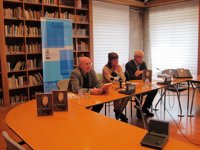 Una biografía "desmiente" a la Rosalía "afligida" y la "reconstruye" como una mujer "con intereses claros"