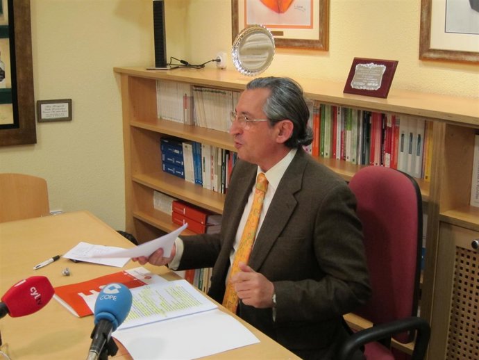 El presidente y decano de Ecova, Juan Carlos de Margarida