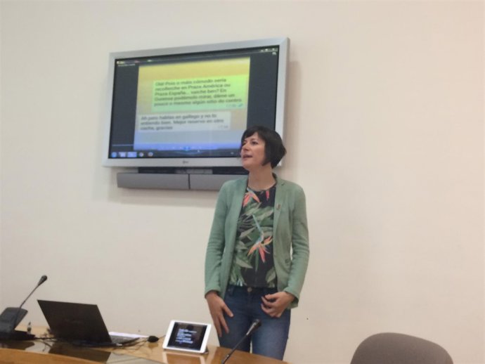 Ana Pontón del BNG presenta una campaña.