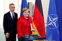 Merkel rechaza ampliar el apoyo a la coalición internacional contra el Estado Islámico con AWACS