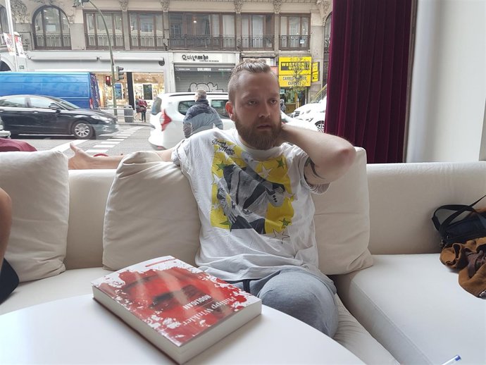 Philipp Winkler Hooligan