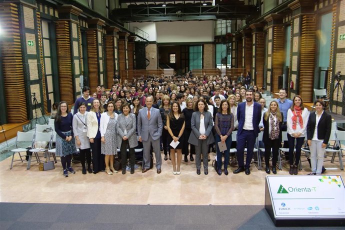 Participantes del programa Orienta-T en Endesa en Barcelona