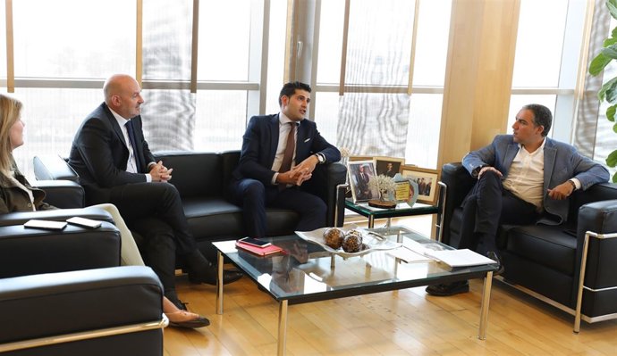 Elías Bendodo informa sobre 4G en Caminito del Rey 