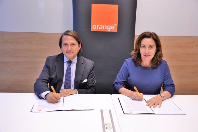 La firma de Orange y Fundación Universo Accesible