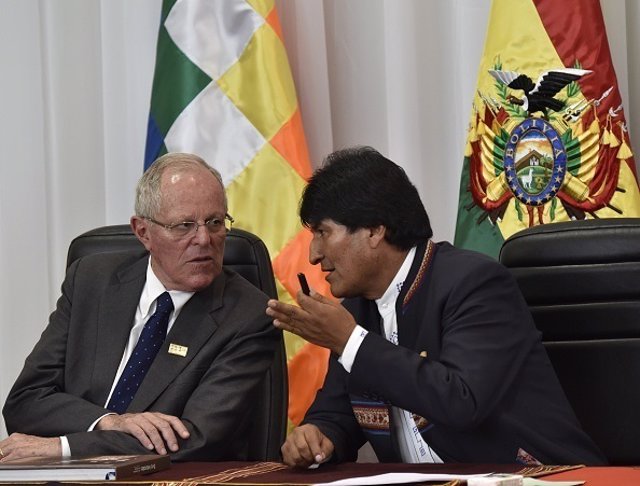 Pablo Kucynsky y Evo Morales