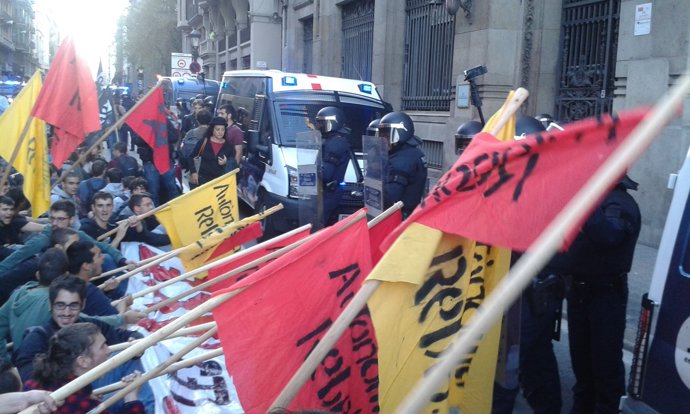 Manifestació d'estudiants a Barcelona per les taxes universitàries