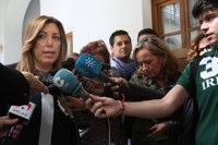 Susana Díaz afirma que no da "vaivenes" ni cambiará de posición por un "puñado de votos"