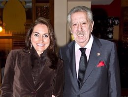 Jesús Barrachina junto a Alicia Anchel Saz, Fallera Mayor de Convento en 2011