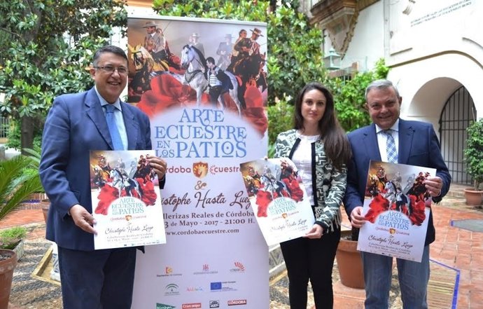 Gómez durante la presentación del espectáculo