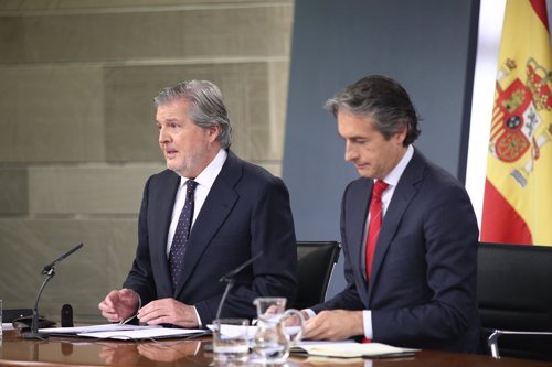 Iñigo Méndez de Vigo e Iñigo de la Serna en la rueda de prensa