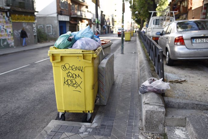 Cubos y bolsas de basura 