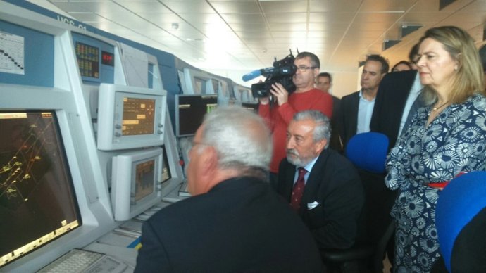 Salom, Lasalle en el aeropuerto