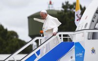 El Papa llega a Portugal para visitar Fátima