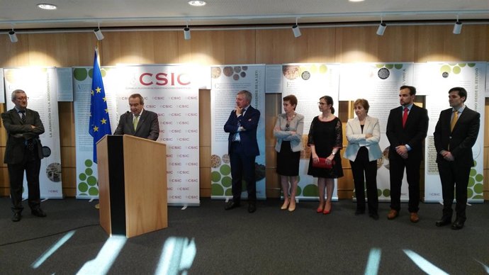 El CSIC lleva una exposición a Bruselas sobre el vino.G