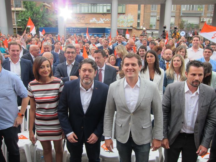 Albert Rivera i Miguel Sánchez, durant la trobada ciutadana