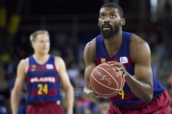 El nigeriano Shane Lawal con el Barça Lassa