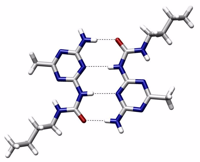 Ejemplo de enlace de hidrógeno intermolecular