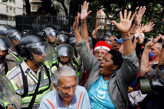 Manifestación de abuelos opositores en Caracas