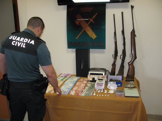 Material intervenido por la Guardia Civil