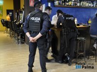 La Policia Local denuncia cinco salones de juego y apuestas por permitir el juego y la entrada a menores
