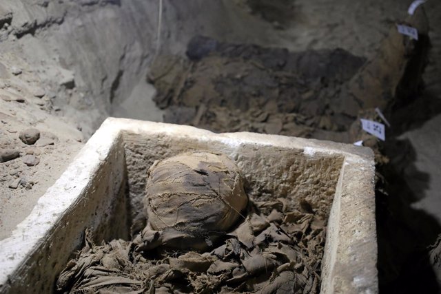 Una momia en Menia, Egipto