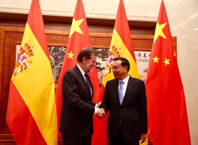 El presidente del Gobierno, Mariano Rajoy, con el presidente chino, Xi Jinping
