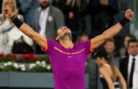 Tenis/Madrid.- Un Nadal enchufado invierte la historia contra Djokovic y se medirá a Thiem por el título