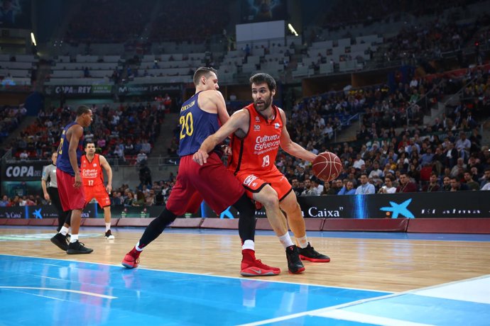 San Emeterio en el Valencia Basket - Barcelona