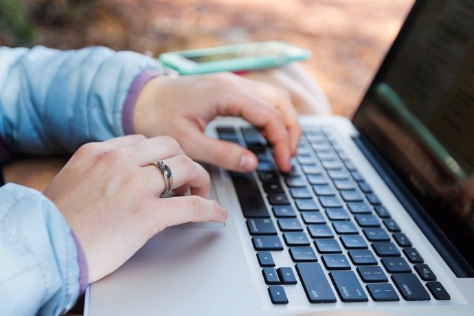 Teclado de ordenador portátil