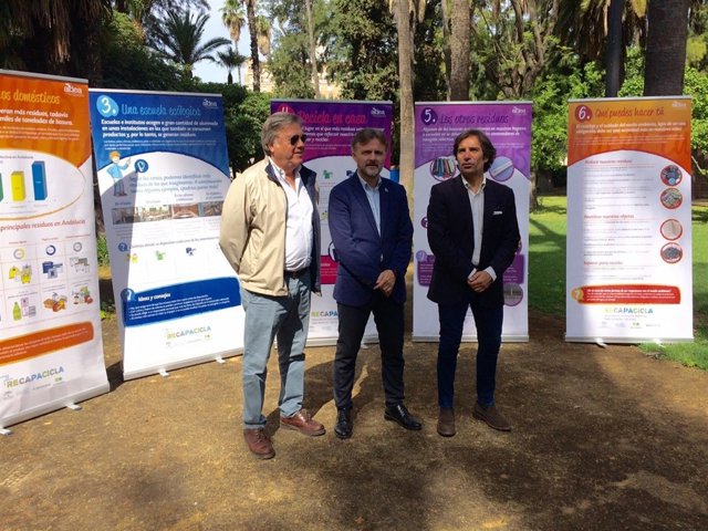 El consejero de Medio Ambiente, José Fiscal, en la presentación de la campaña