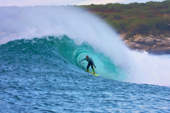 El surfer cántabro Pablo Gutiérrez