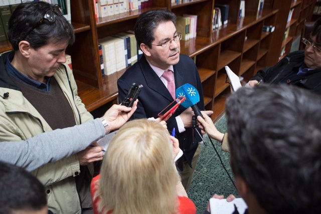 El presidente de la Sección Primera de la Audiencia de Sevilla, Pedro Izquierdo